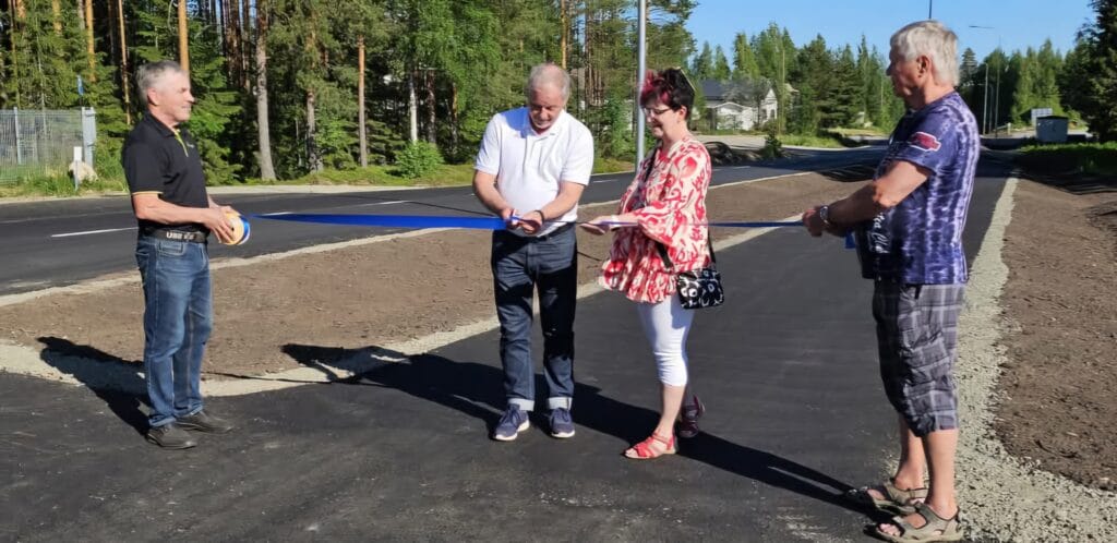 Tuomenhaaran kevyenliikenteen väylän avajaiset 2024