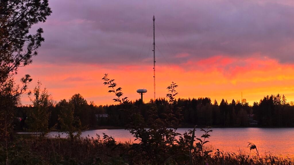 Iltaruskon aikaan Kirkkojärvellä